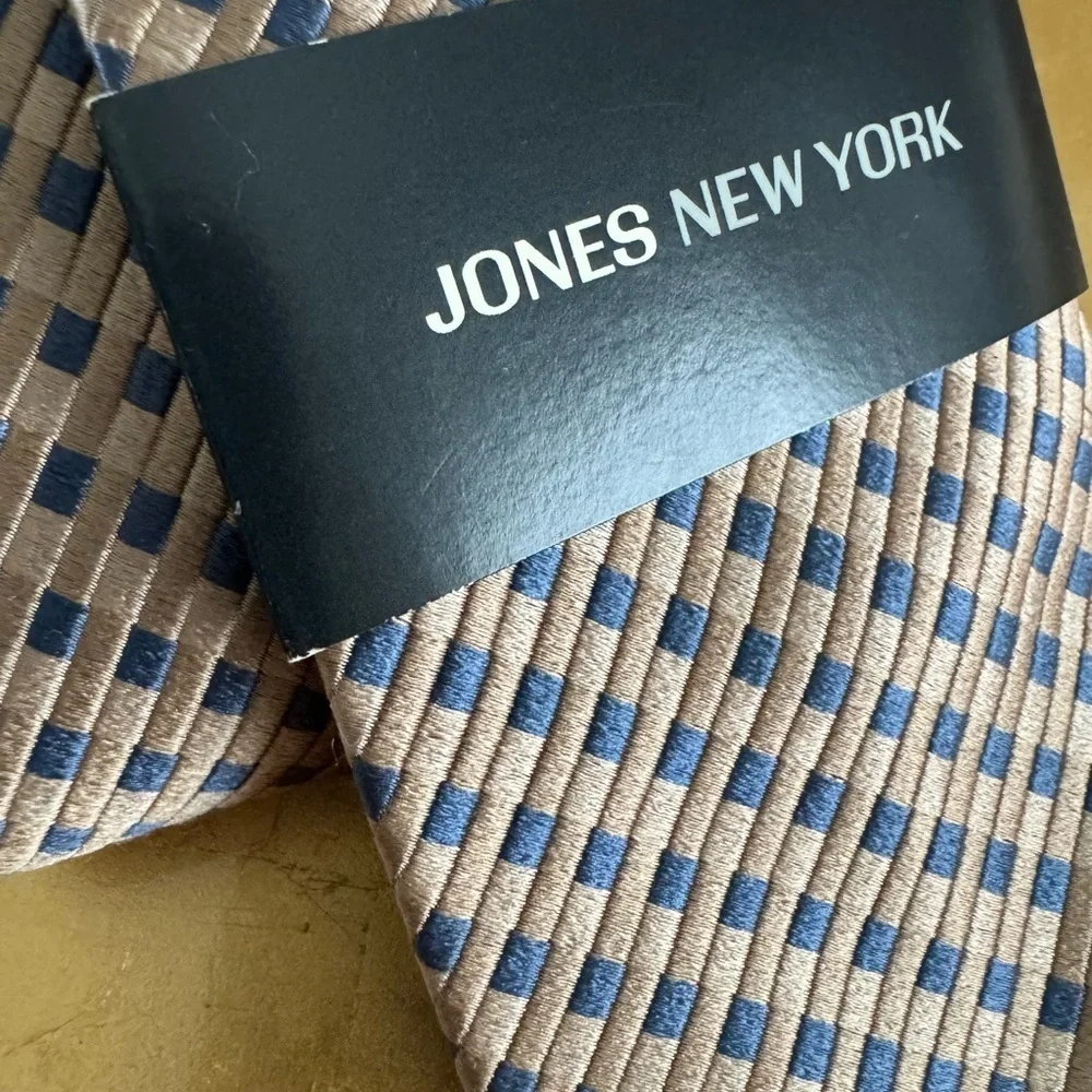 NWT Jones New York 100% Silk Tie Classic Elegant Gold Blue